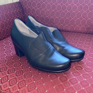 Women’s Abeo black shoes